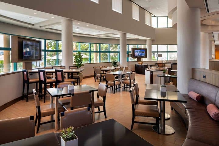 Lobby lounge