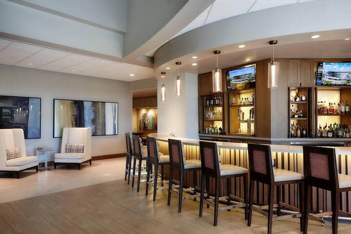 Lobby lounge